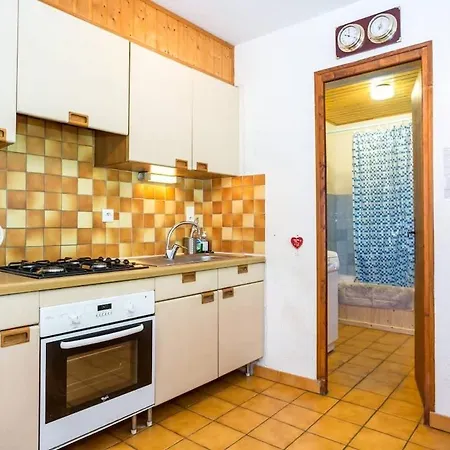Lovely Sleeps 5 Easy Access To *